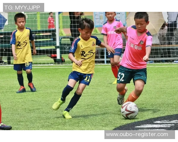 校园杯足球赛激情四溢学子们齐聚一堂展现青春风采与团队精神