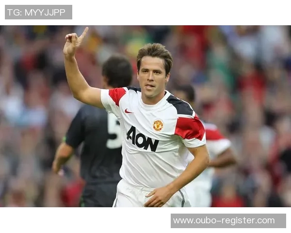 李伯清在足球场上的激情瞬间与传奇故事的回顾 李伯清在足球场上的激情瞬间与传奇故事的回顾