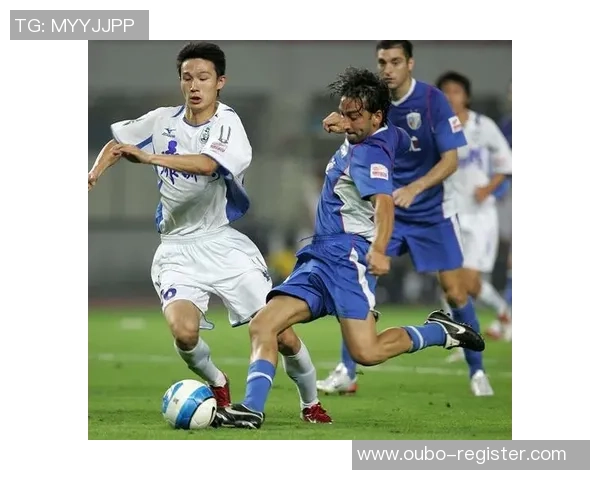 浦东校园足球热潮兴起助力青少年全面发展与健康成长 浦东校园足球热潮兴起助力青少年全面发展与健康成长