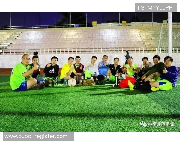 疯狂的足球水管工在绿茵场上演绎奇幻冒险与友情的故事