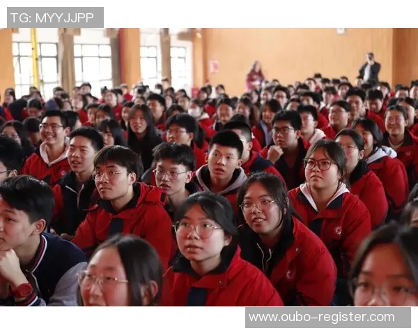 赵廷在足球赛场上的崛起与挑战解析,展现年轻球员的奋斗与梦想 赵廷在足球赛场上的崛起与挑战解析,展现年轻球员的奋斗与梦想