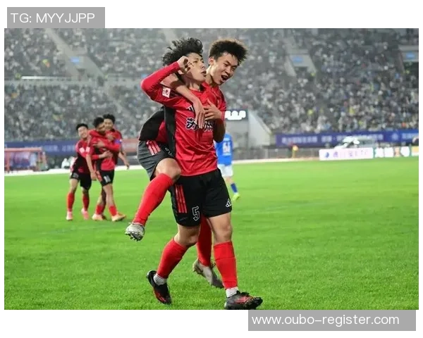 苏州市足球比赛精彩纷呈各队争夺冠军荣耀激烈对抗引发热烈关注