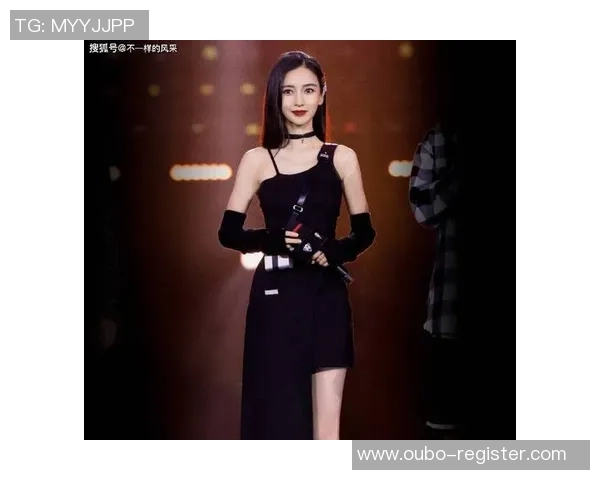 足球之夜杨颖展现魅力与激情引领球迷热情高涨