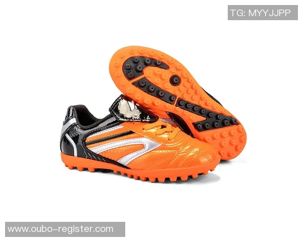 适合脚窄人群的足球鞋推荐与选购指南让你在场上更自信